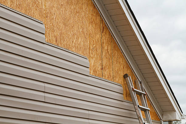 Professional Siding Inspection technician working in Sherrodsville, OH